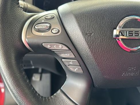 Used 2017 Nissan Pathfinder SV AWD/4WD image 16