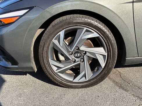 Used 2025 Hyundai Elantra Limited FWD image 50