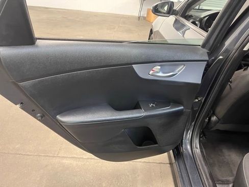 Used 2023 Kia Forte LXS w/ LXS Technology Package image 19