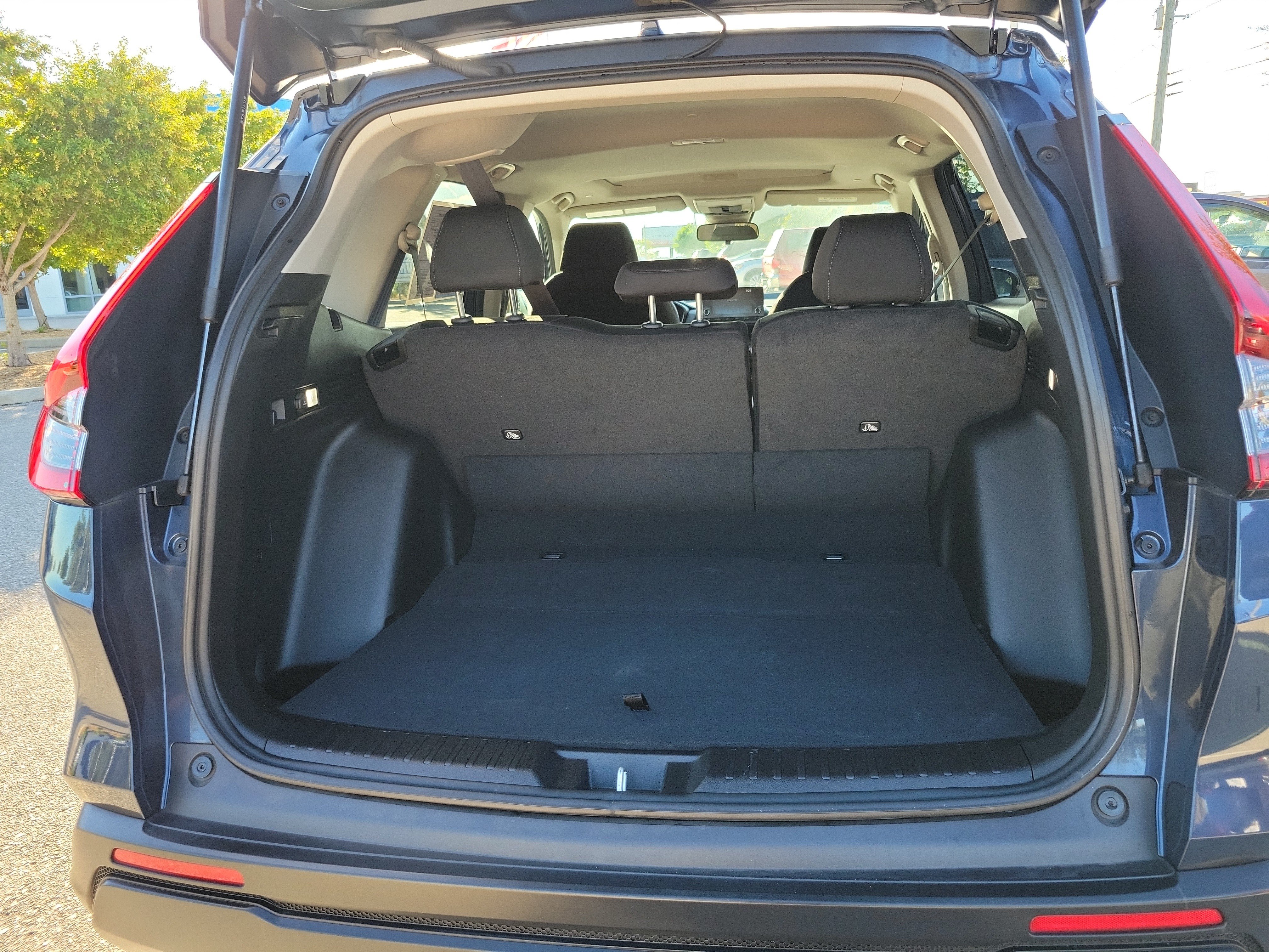 Used 2025 Honda CR-V EX image 9