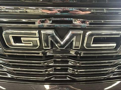 Used 2025 GMC Sierra 1500 Denali Ultimate AWD/4WD image 9