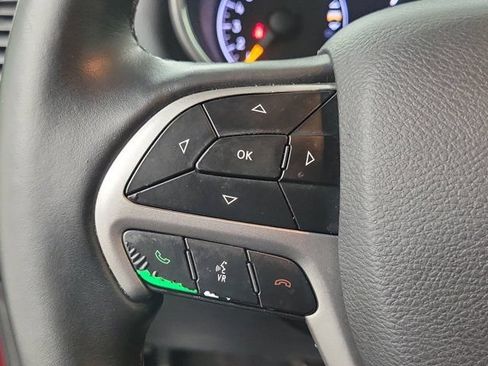 Used 2019 Jeep Grand Cherokee Altitude RWD image 26