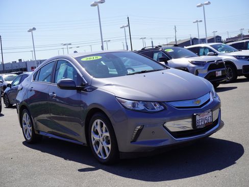 Used 2018 Chevrolet Volt Premier w/ Driver Confidence Package FWD image 1