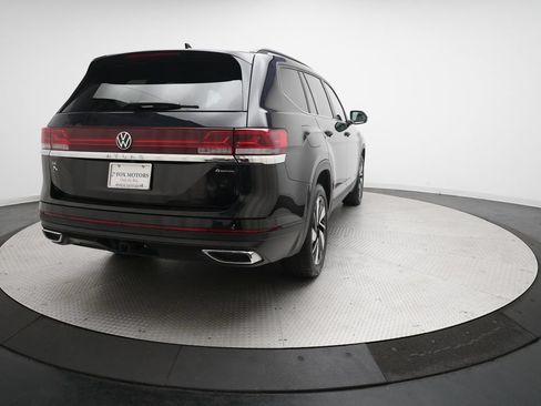 Used 2024 Volkswagen Atlas SE AWD/4WD image 13