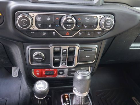 Used 2018 Jeep Wrangler Unlimited Rubicon AWD/4WD image 18