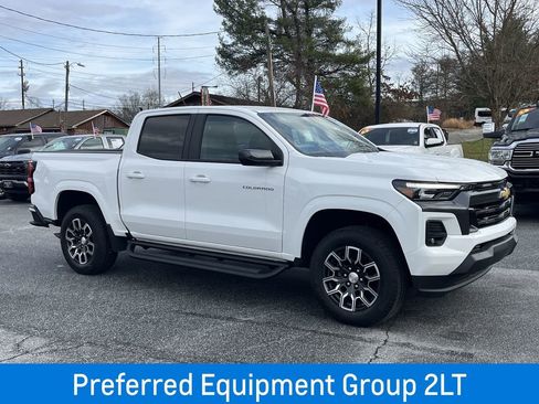 New 2024 Chevrolet Colorado LT w/ LT Convenience Package III image 2