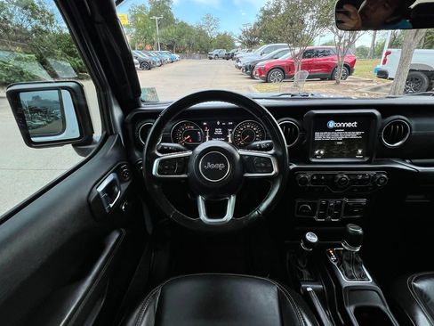 Used 2022 Jeep Gladiator Overland w/ Popular Equipment Package AWD/4WD image 11