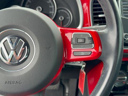 Used 2019 Volkswagen Beetle 2.0T S FWD image 19