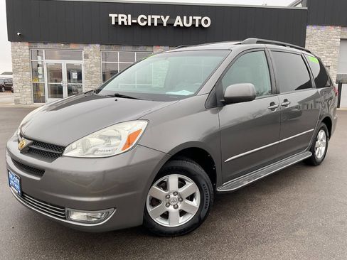 Used 2004 Toyota Sienna XLE image 1