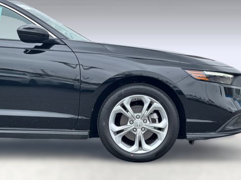 Used 2023 Honda Accord LX image 33