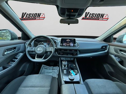 Used 2023 Nissan Rogue SV image 24