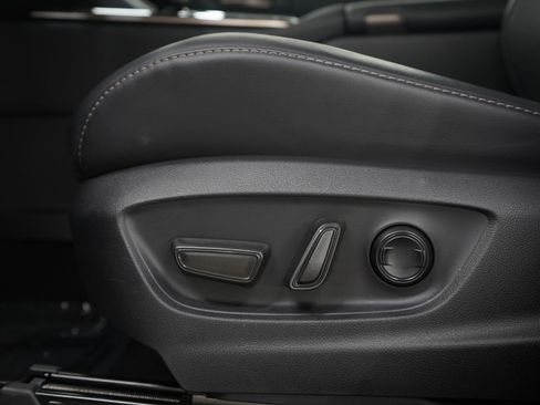 Used 2024 Toyota Crown Limited image 21