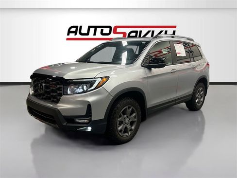 Used 2024 Honda Passport TrailSport image 3