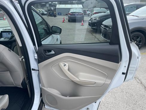 Used 2017 Ford Escape SE w/ Equipment Group 201A image 20