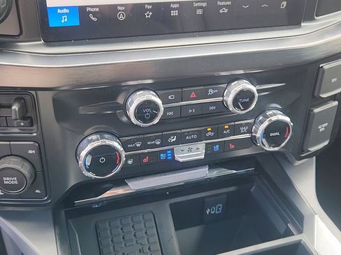 New 2025 Ford F350 Lariat w/ Lariat Ultimate Package image 18