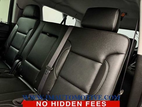 Used 2017 GMC Yukon XL SLT w/ Open Road Package image 16