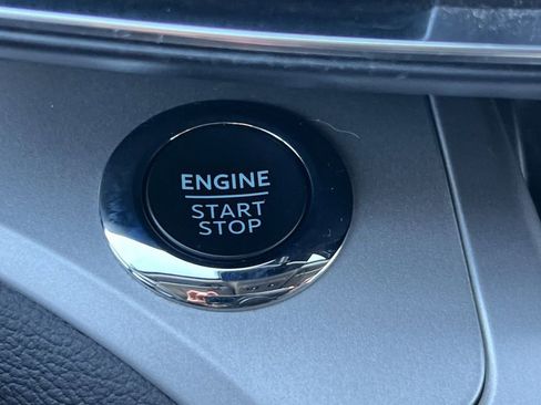 Certified 2022 Ford Explorer XLT w/ Equipment Group 202A image 23