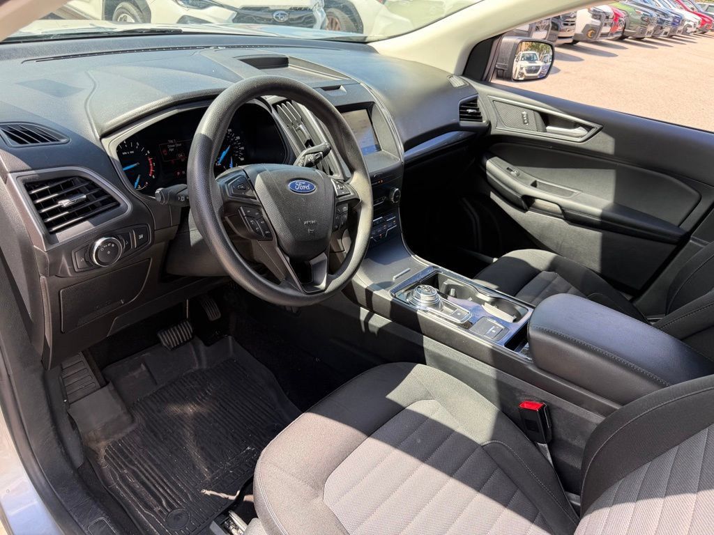 Used 2020 Ford Edge SE FWD image 20