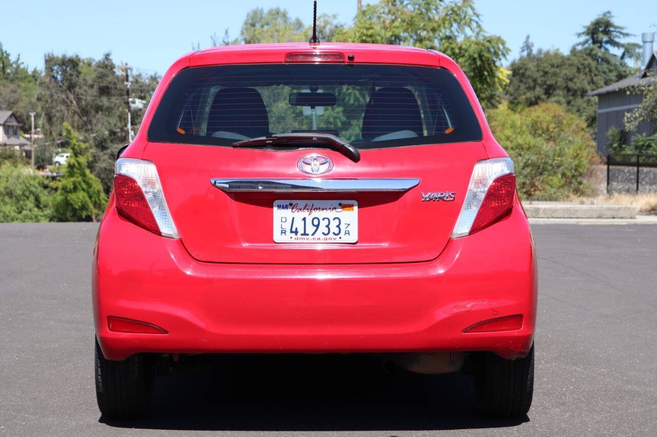 Used 2014 Toyota Yaris L FWD image 8