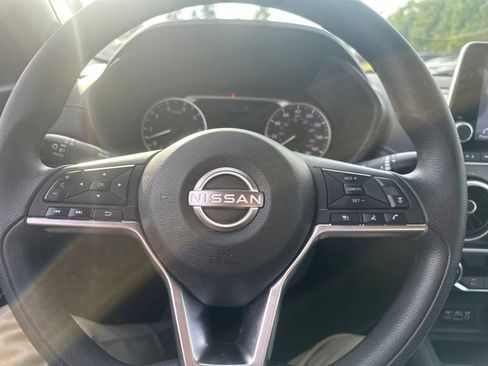 Used 2024 Nissan Sentra SV FWD image 22