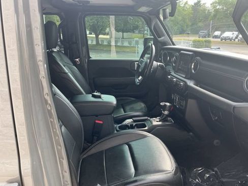 Used 2021 Jeep Wrangler Unlimited Sahara AWD/4WD image 29