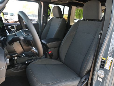 Used 2025 Jeep Wrangler Sahara w/ Safety Group image 7