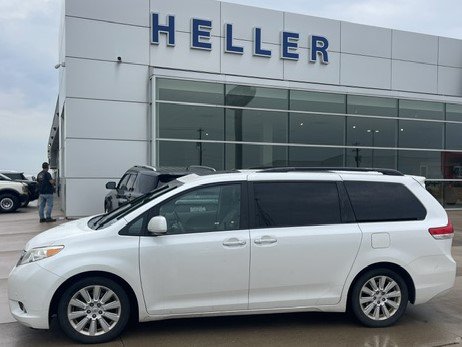 Used 2012 Toyota Sienna Limited w/ Premium Pkg FWD image 3