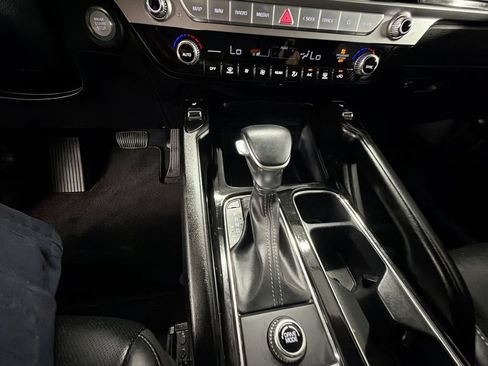 Used 2024 Kia Telluride S w/ S Sunroof Package FWD image 16