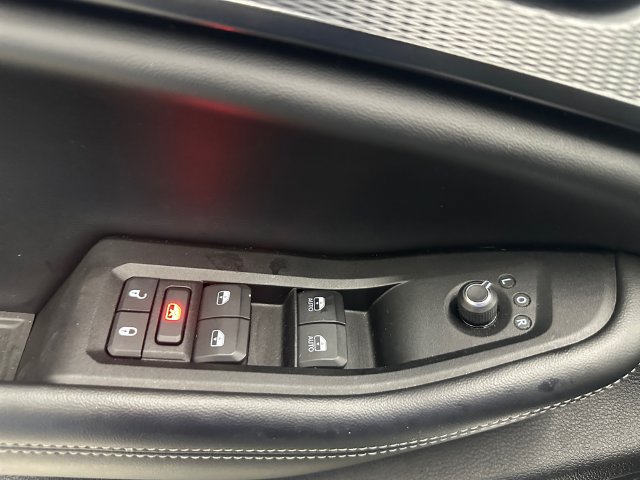 Used 2024 Jeep Grand Cherokee Altitude AWD/4WD image 24