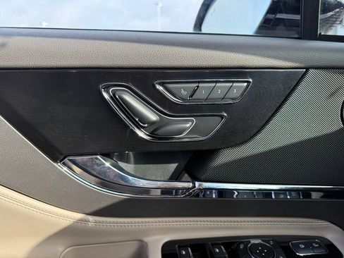 Used 2022 Lincoln Corsair Reserve w/ Equipment Group 201A image 8