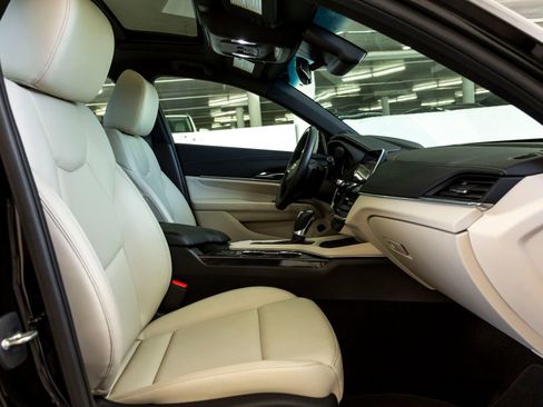 Used 2023 Cadillac CT4 Luxury w/ Sun And Sound Package image 28