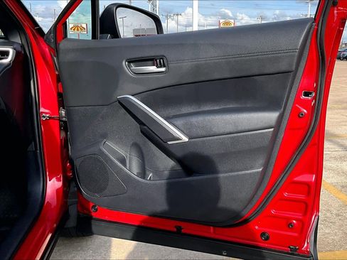 Used 2024 Toyota Corolla Cross XSE w/ Convenience Package image 23