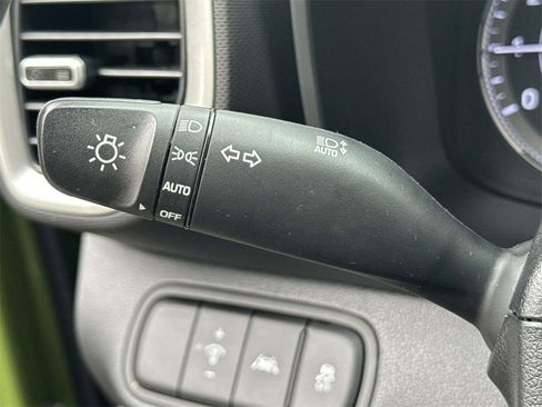 Certified 2022 Hyundai Venue SE image 22