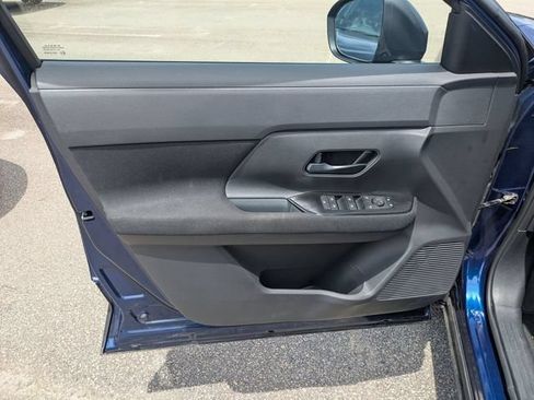 Used 2025 Nissan Kicks S w/ Charging Package FWD image 12