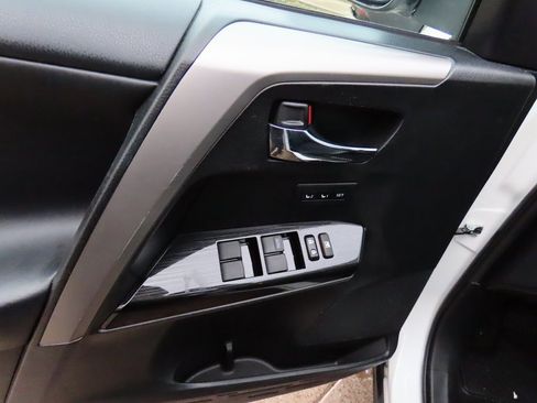 Used 2016 Toyota RAV4 Limited image 24