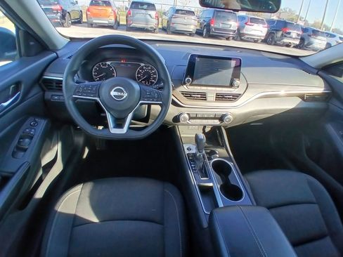 Used 2024 Nissan Altima 2.5 SV image 25