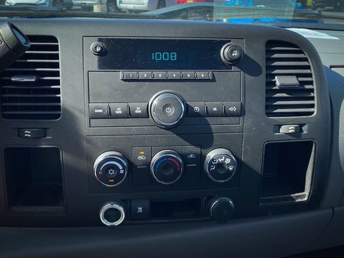 Used 2011 Chevrolet Silverado 1500 W/T AWD/4WD image 4