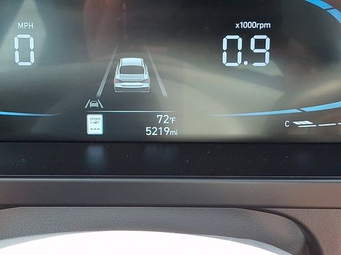 Certified 2025 Hyundai Elantra Sport FWD image 19