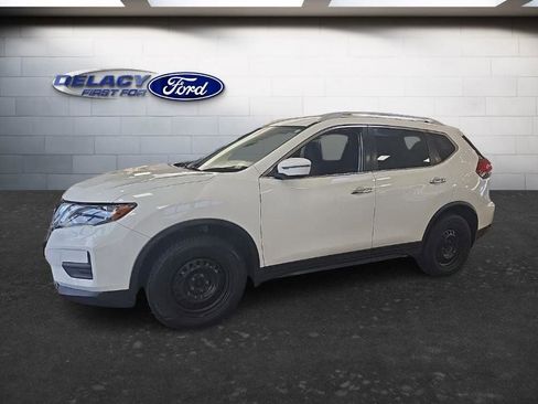 Used 2017 Nissan Rogue S w/ S Appearance Package image 2