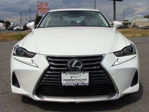 Used 2017 Lexus IS 300 AWD image 2