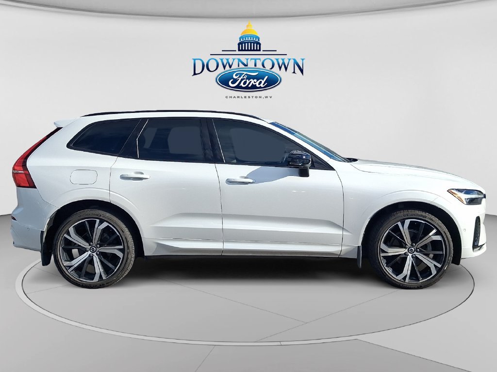 Used 2024 Volvo XC60 B5 Ultimate w/ Protection Package Premier AWD/4WD image 2