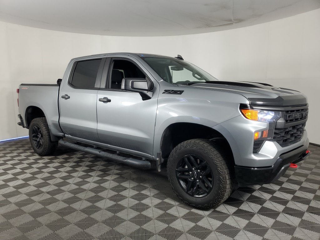 Certified 2024 Chevrolet Silverado 1500 Custom Trail Boss w/ LPO, Dark Essentials Package AWD/4WD image 2