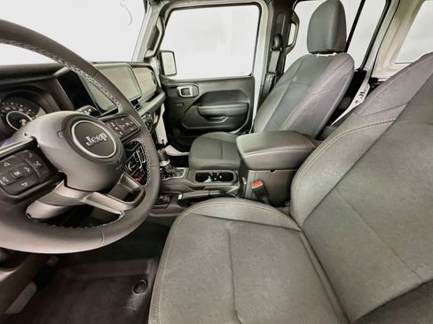 Used 2026 Jeep Wrangler Unlimited Sport AWD/4WD image 21
