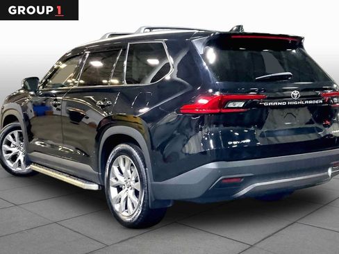 Used 2024 Toyota Grand Highlander AWD Hybrid image 12