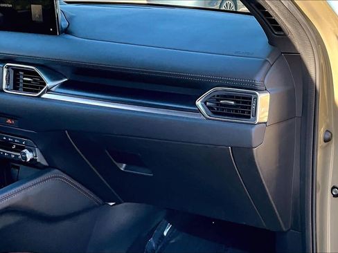 Used 2024 MAZDA CX-5 Carbon Edition image 17