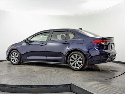 Used 2025 Toyota Corolla LE image 6