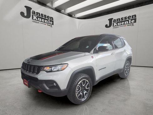 New 2026 Jeep Compass Trailhawk AWD/4WD image 1