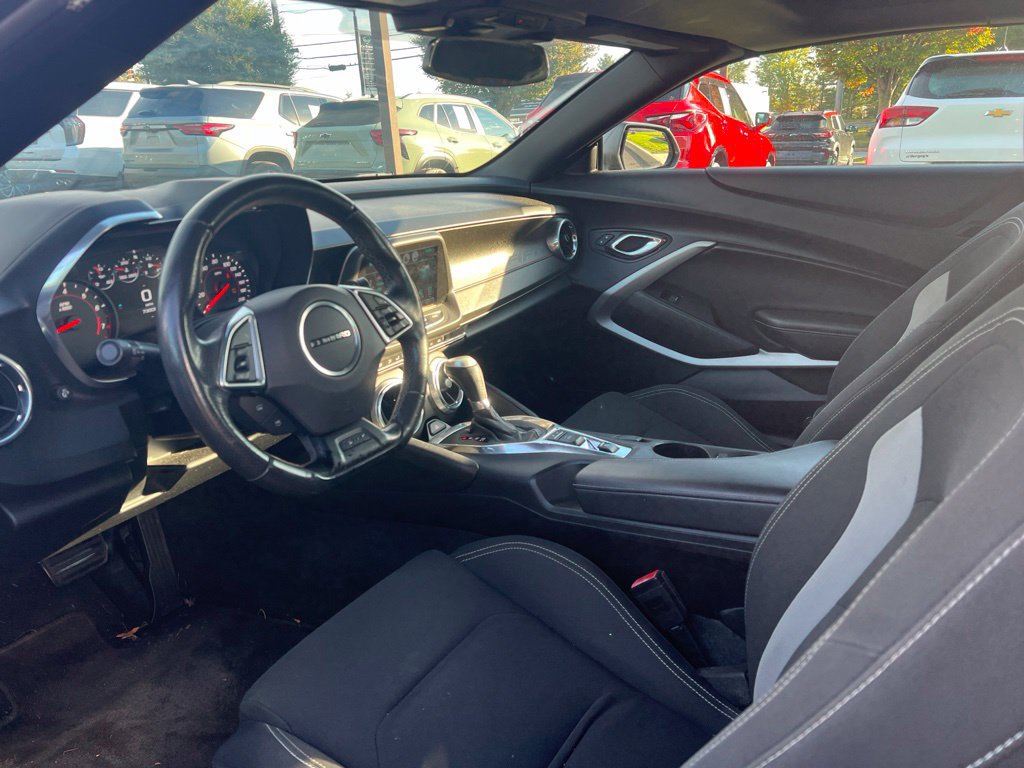 Used 2017 Chevrolet Camaro SS RWD image 8
