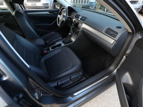 Used 2014 Volkswagen Passat 1.8T SE image 10