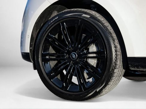 Used 2022 Land Rover Range Rover SE image 52